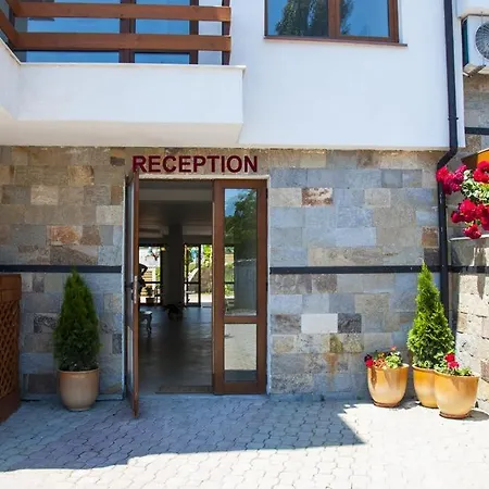Отель Private Studio In Gardenia Hills Солнечный берег