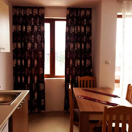 Private Studio In Gardenia Hills Отель Солнечный берег